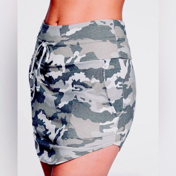 Chaser Camouflage Skort/Shorts Gray Small - Picture 1 of 10